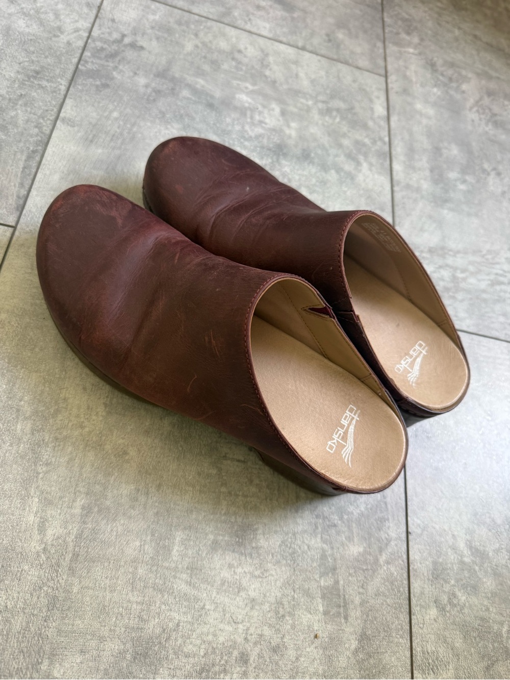 Dansko women’s Slip-On Clog in Burgundy size 41